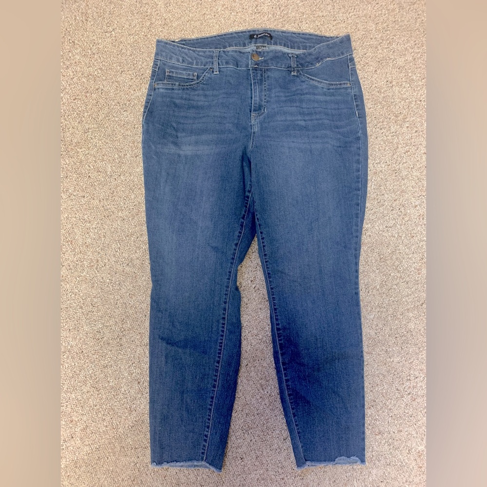 Women’s Ankle Jeans